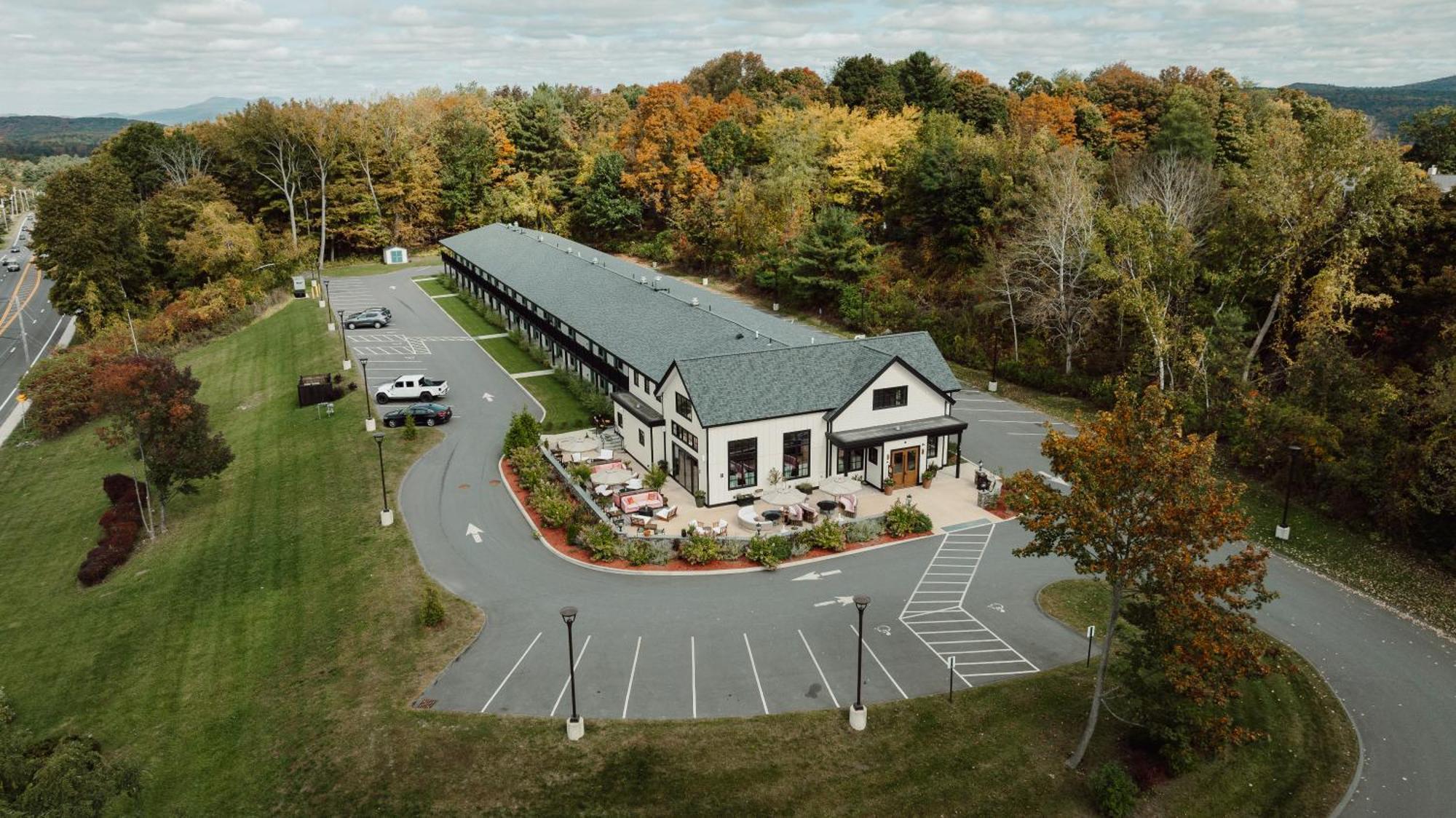 莱诺克斯 Berkshires Untold酒店 外观 照片
